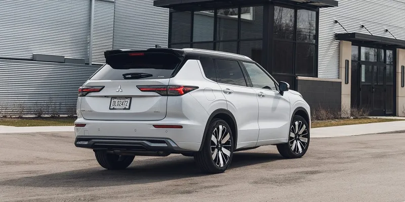 Mitsubishi Mitsubishi Outlander M line — 3
